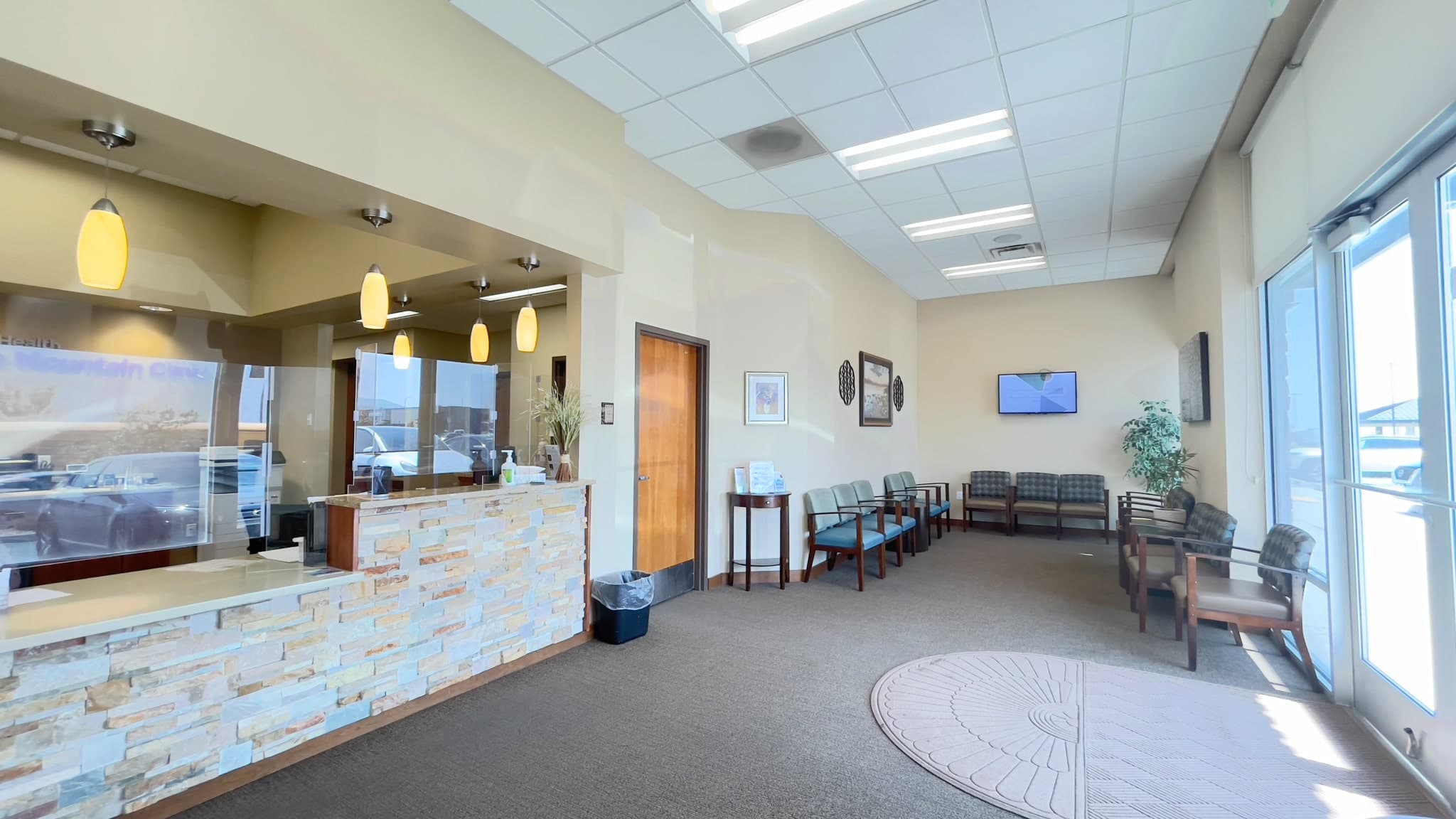 Image of 4095 e pony express Pkwy Eagle mountain clinic front desk